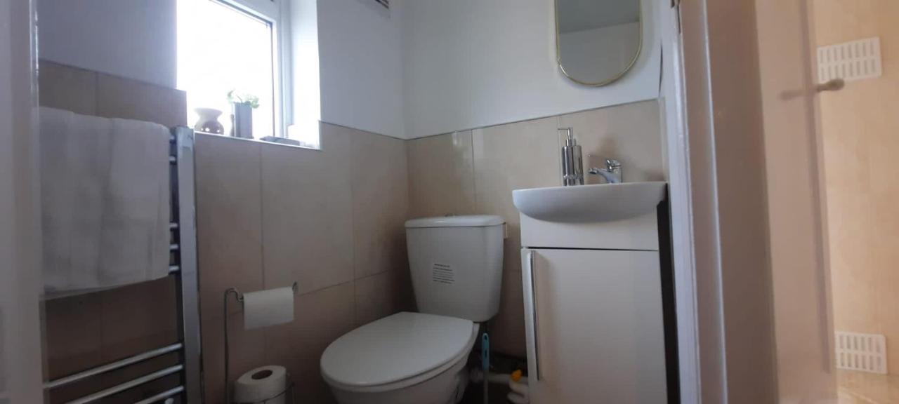 Stylish And Homey 3 Bedroom House With Free Parking & Wi-Fi Minworth Exterior photo