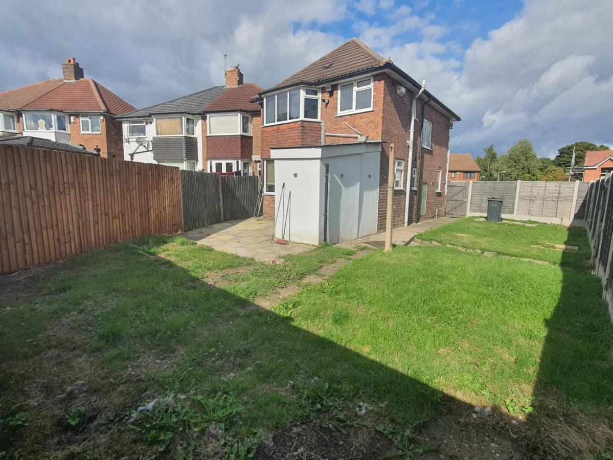 Stylish And Homey 3 Bedroom House With Free Parking & Wi-Fi Minworth Exterior photo